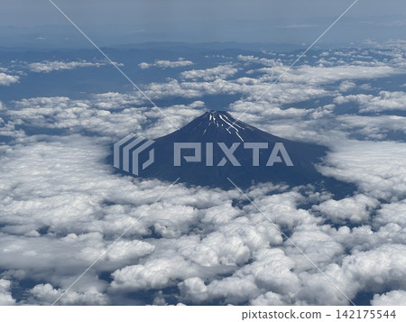 天空中的富士山 天空中的富士山 142175544