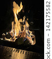 Campfire 142175582
