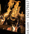 Campfire 142175617