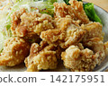 Deep-fried chicken 142175951