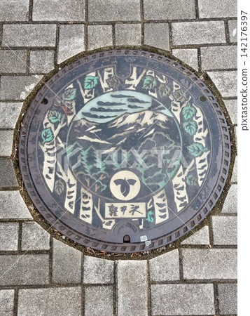 Manholes in Karuizawa Manholes in Karuizawa 142176397