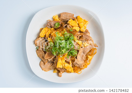 Stir-fried vermicelli with pork and egg Stir-fried vermicelli with pork and egg 142178482