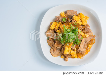 Stir-fried vermicelli with pork and egg Stir-fried vermicelli with pork and egg 142178484