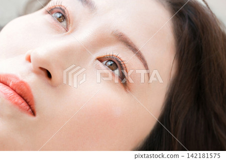 Women's makeup, eye makeup, beauty image Women's makeup, eye makeup, beauty image 142181575
