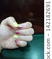 釘子 142182691