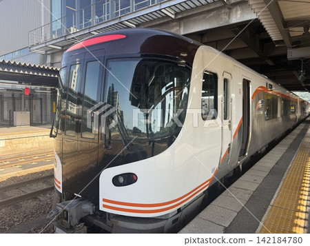 Electric train  142184780