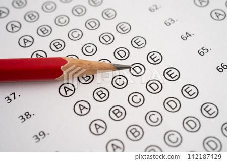 Answer sheets with pencil drawing fill to select choice, education. Answer sheets with pencil drawing fill to select choice, education. 142187429