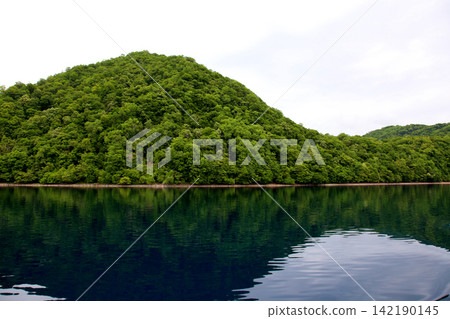 支笏湖、姬增（陸封鮭）、山船鐵路橋、支笏湖觀光船、火山口湖、北海道觀光、支洞爺國立公園、水下觀光船 142190145