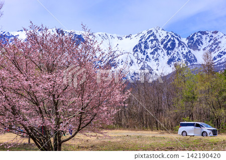 春意盎然的白馬村景色 春意盎然的白馬村景色 142190420