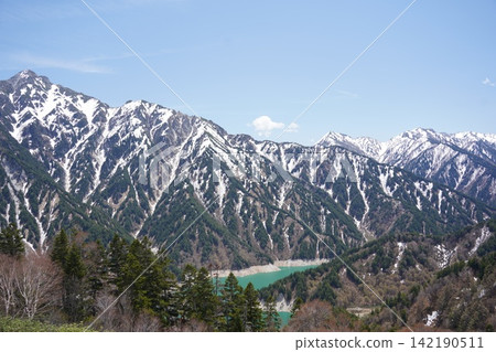Mountain of spring Mountain of spring 142190511