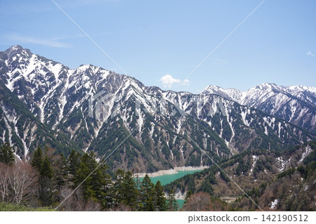 春天的山 春天的山 142190512