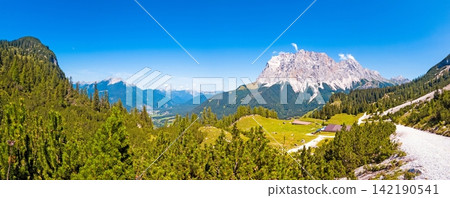 Alpine landscape near Zugspitze in the Wetterstein range Alpine landscape near Zugspitze in the Wetterstein range 142190541
