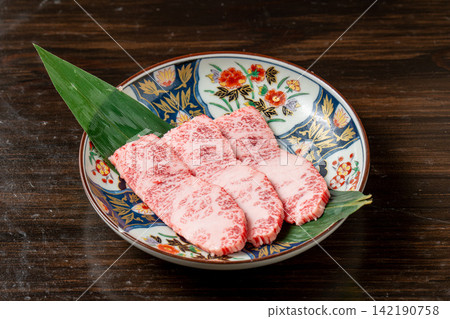 高品質大理石黑毛和牛短肋 高品質大理石黑毛和牛短肋 142190758