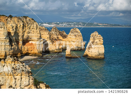 Top view of stunning Ponte da Piedade sea stacks and cliffs in Lagos, Algar 042 Top view of stunning Ponte da Piedade sea stacks and cliffs in Lagos, Algar 042 142190826