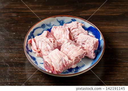 美味多汁的豬裙肉 美味多汁的豬裙肉 142191145
