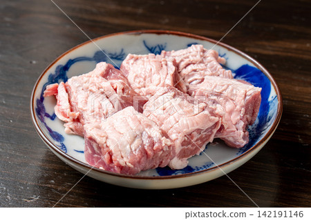 美味多汁的豬裙肉 142191146