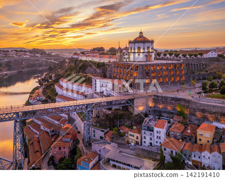 Drone View of Serra do Pilar monastery and Douro River sunrise Drone View of Serra do Pilar monastery and Douro River sunrise 142191410