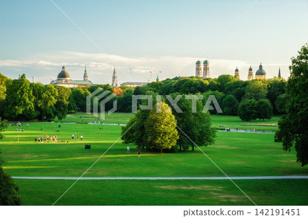 Munich skyline from Englischer Garten with Frauenkirche Munich skyline from Englischer Garten with Frauenkirche 142191451