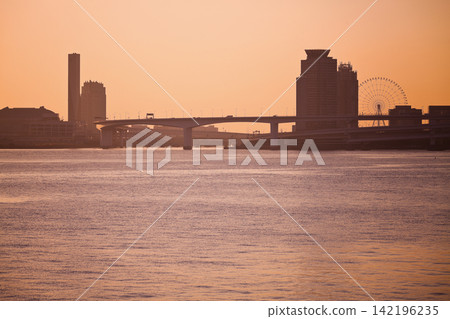 View from Takeshiba Pier / Odaiba (2013) View from Takeshiba Pier / Odaiba (2013) 142196235
