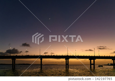 Sunset on the bridge Sunset on the bridge 142197765