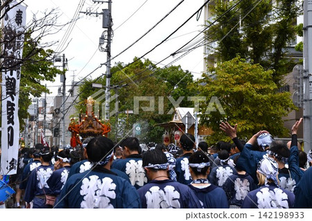 東京深川八幡祭的景象 東京深川八幡祭的景象 142198933