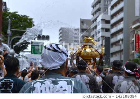 Scenes from the Fukagawa Hachiman Festival, Tokyo Scenes from the Fukagawa Hachiman Festival, Tokyo 142199084