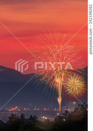 Scenes from the Oigawa Grand Fireworks Festival in Shimada City (Shizuoka Prefecture) Scenes from the Oigawa Grand Fireworks Festival in Shimada City (Shizuoka Prefecture) 142199262