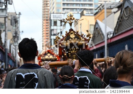 Scenes from the Tsukuda Festival in Tokyo 142199444