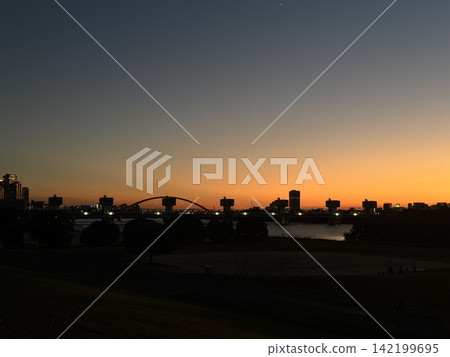 Magic hour Magic hour 142199695