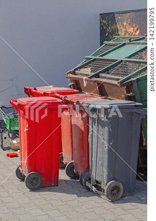 Plastic Wheelie Bins Trash Plastic Wheelie Bins Trash 142199795