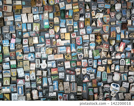 Collage of badges featuring heraldry and landmarks 142200018