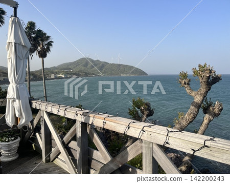 Resort and the sea Resort and the sea 142200243