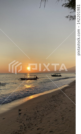 吉利梅諾島（Gili Meno）的日出，這座位於南部島嶼上。 142201981