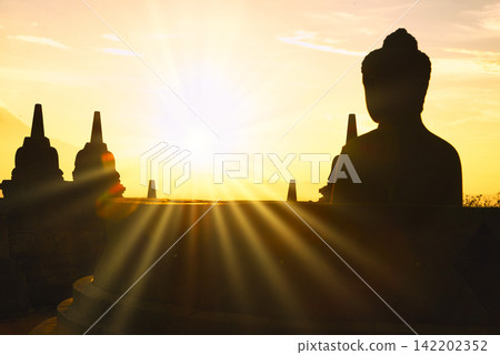 Beautiful morning view of Borobudur temple Beautiful morning view of Borobudur temple 142202352