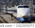 新幹線100系列車抵達博多站。 142205073