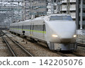 新幹線100系列車抵達博多站。 142205076