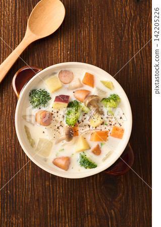 濃鬱的奶油湯,配料豐富 濃鬱的奶油湯,配料豐富 142205226