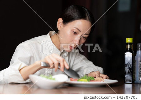 Female chef Female chef 142207705