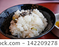 旅行途中在日本餐廳享用了一頓美味的套餐。 142209278