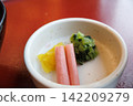 旅行途中在日本餐廳享用了一頓美味的套餐。 142209279