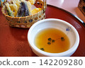 旅行途中在日本餐廳享用了一頓美味的套餐。 142209280