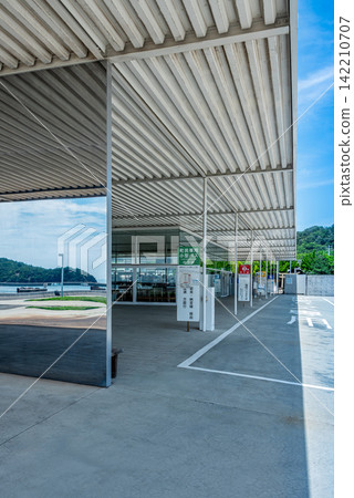 Kagawa Prefecture: Naoshima's "Umi no Eki Naoshima" bus stop Kagawa Prefecture: Naoshima's "Umi no Eki Naoshima" bus stop 142210707