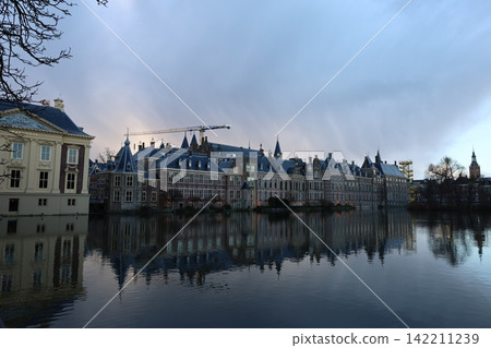 Binnenhof in winter [The Hague, Netherlands] 142211239