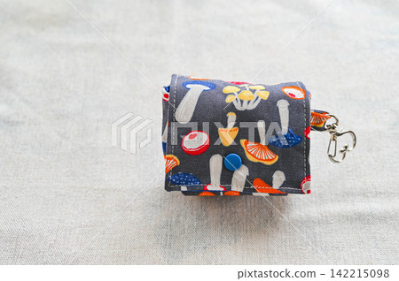 Handmade earphone case with mushroom pattern Handmade earphone case with mushroom pattern 142215098
