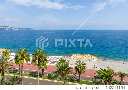 法國南部尼斯的夏日海景。 法國南部尼斯的夏日海景。 142215164