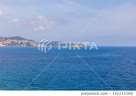 法國南部尼斯的夏日海景。 法國南部尼斯的夏日海景。 142215168