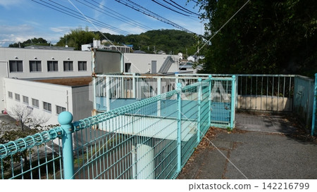 人行天橋 人行天橋 142216799