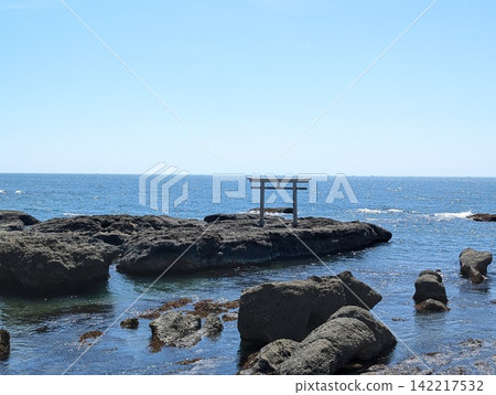 Oarai Isomae Shrine, Kamiiso Torii Gate, Torii Gate Floating on the Sea 142217532
