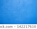 Abstract blurred blue studio wall texture background 142217610