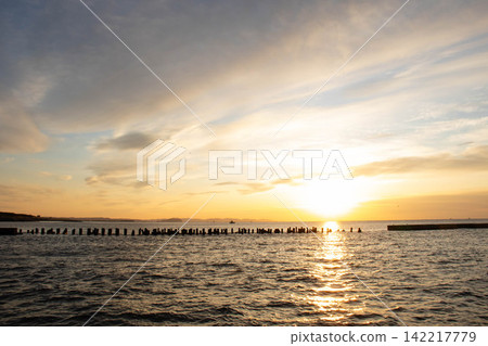 海岸的日出和晨曦 海岸的日出和晨曦 142217779